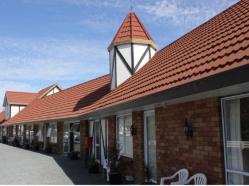 Castle Court Motel Wellsford Bagian luar foto